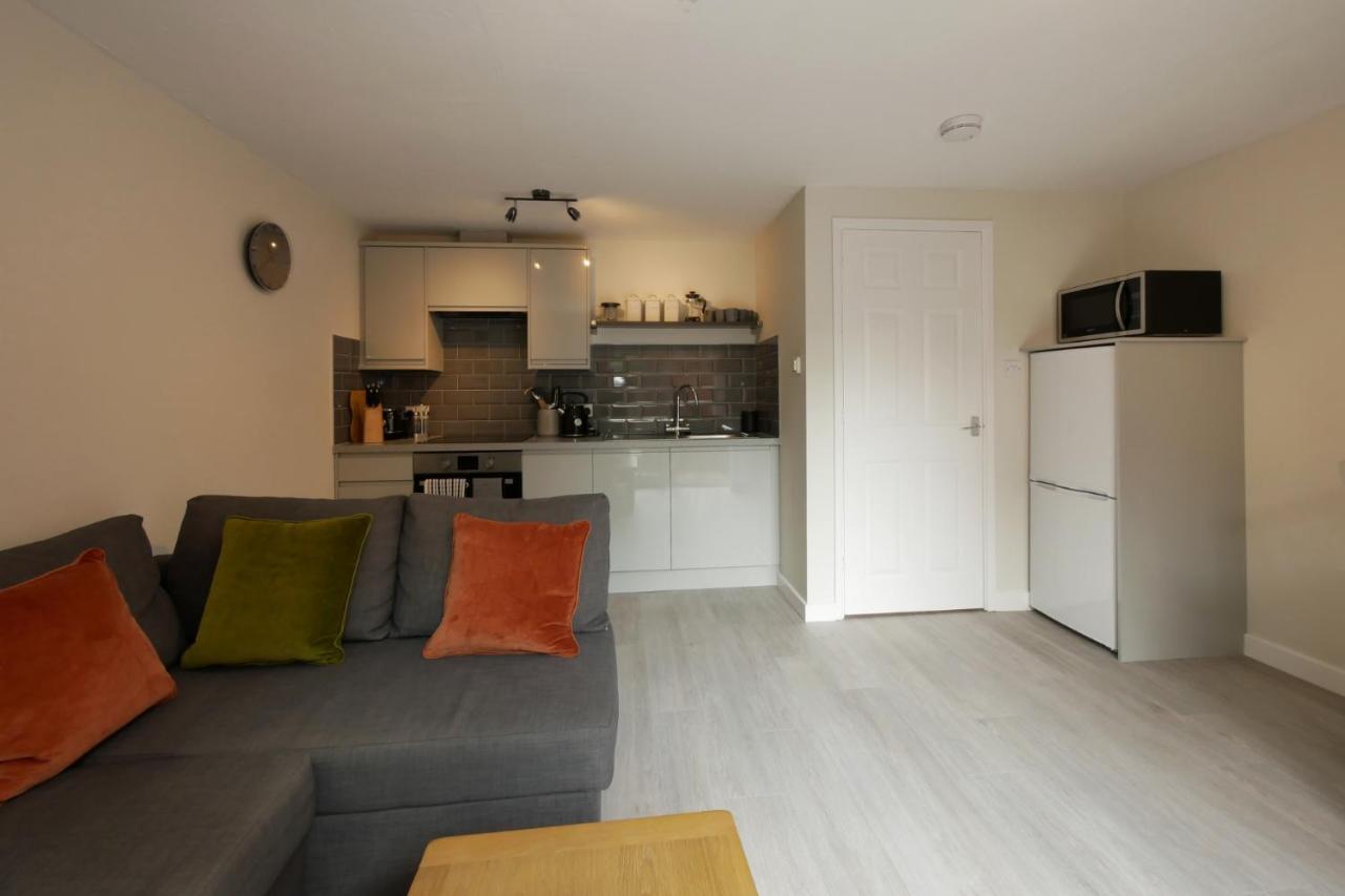 Crewe Short Lets 8 Victoria Court, Crewe Apartment Exterior photo